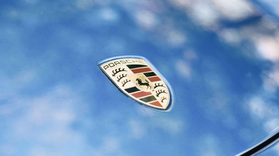 Логотип Porsche 718 Cayman S 2016 года  (NA) (фото 32 из 36)